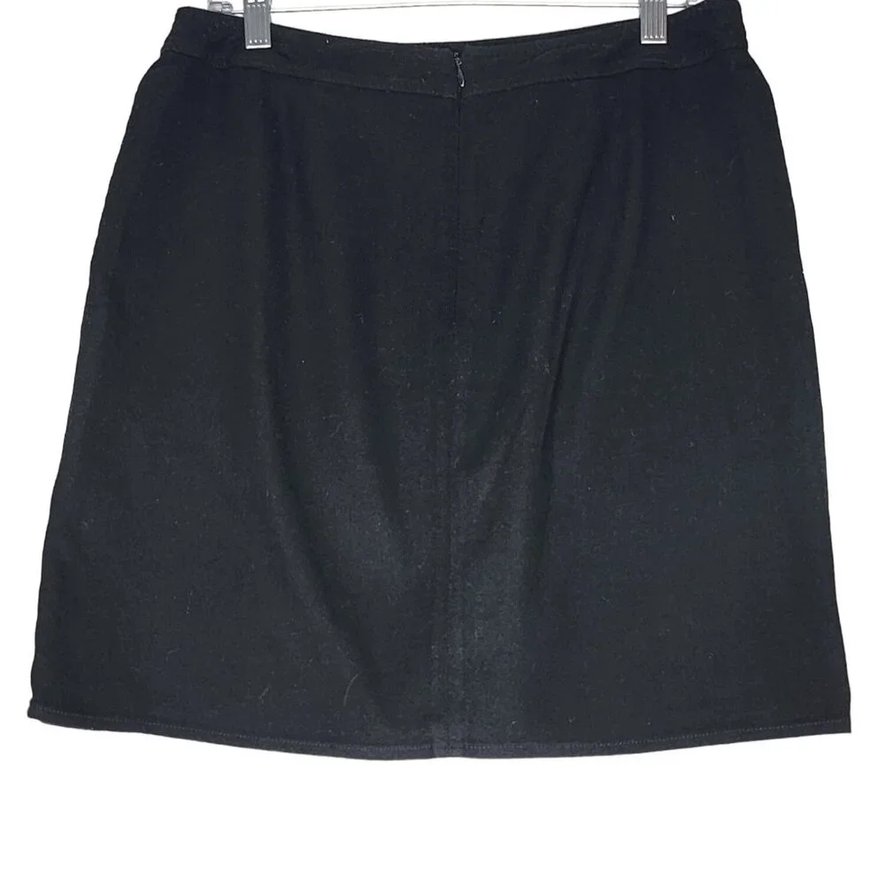 Worthington Black Lined Mini Skirt with Zippered Pockets in front‎ Size 8